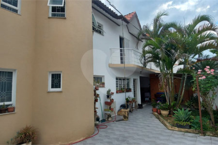 Sobrado à venda com 3 quartos, sendo 1 suíte,  em Vila Mogilar, Mogi das Cruzes, SP