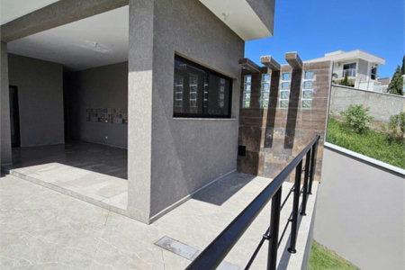 Casa com 3 dormitórios à venda, 265 m² por R$ 1.100.000,00 - Centro - Igaratá/SP