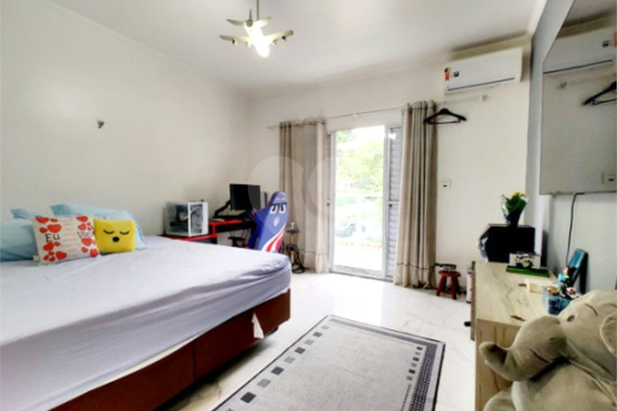 Sobrado à venda com 3 quartos, sendo 1 suíte, em Conjunto Residencial Vista Verde, São Paulo, SP