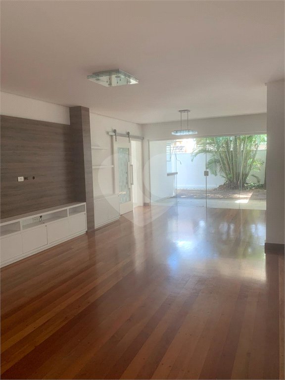 Casa à venda com 3 suítes no condomínio Villaggio Belvedere, São Paulo - SP