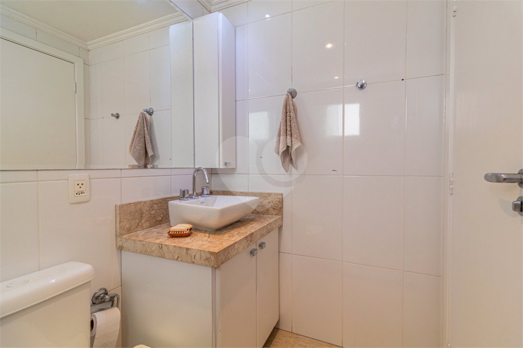 Apartamento à venda com 4 quartos, sendo 1 suíte, em Jardim Marajoara, São Paulo, SP