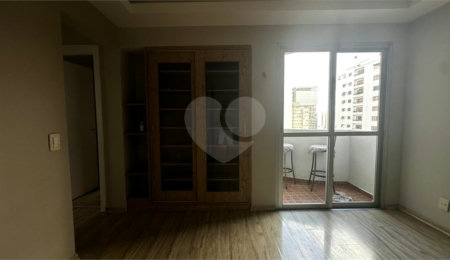 Apartamento à venda com 3 quartos, sendo 1 suíte,  em Campo Belo, São Paulo, SP