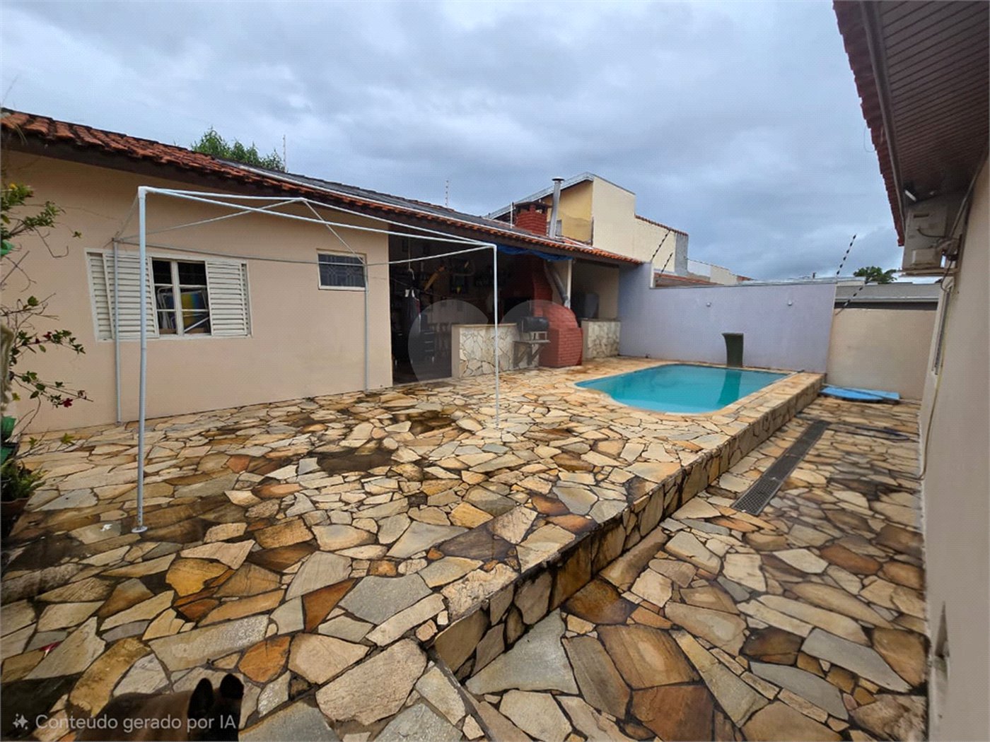 Casa à venda com 3 quartos, sendo 1 suíte,  em Jardim Shangri-lá, Itapetininga, SP