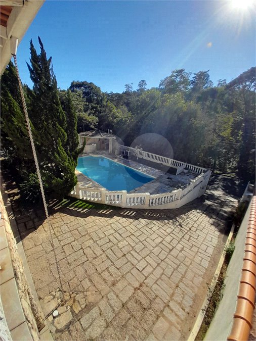 Casa à venda com 5 quartos, sendo 3 suítes,  no condomínio Estância Marambaia, Vinhedo - SP
