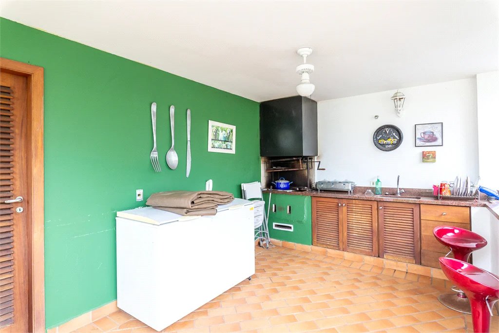 Casa à venda com 4 quartos, sendo 2 suítes, em Brooklin Paulista, São Paulo, SP