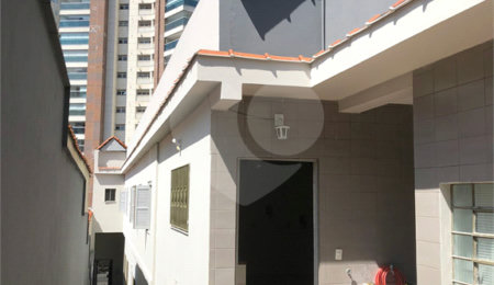 Sobrado à venda ou para alugar com 4 quartos, sendo 1 suíte,  em Vila Regente Feijó, São Paulo, SP