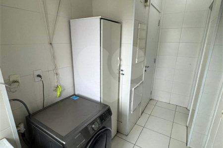 Apartamento à venda com 3 quartos, sendo 1 suíte, em Vila Gilda, Santo André, SP