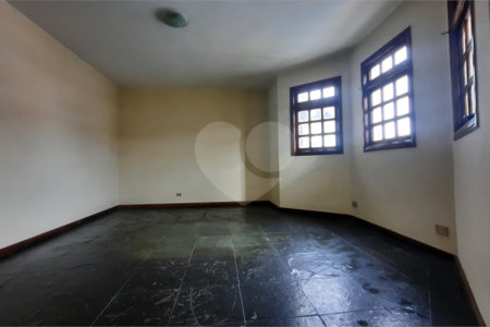 Sobrado à venda com 4 quartos, sendo 3 suítes,  em Interlagos, São Paulo, SP