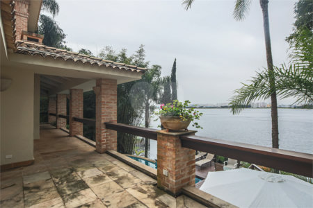 Casa à venda com 4 suítes em Guarapiranga, São Paulo, SP