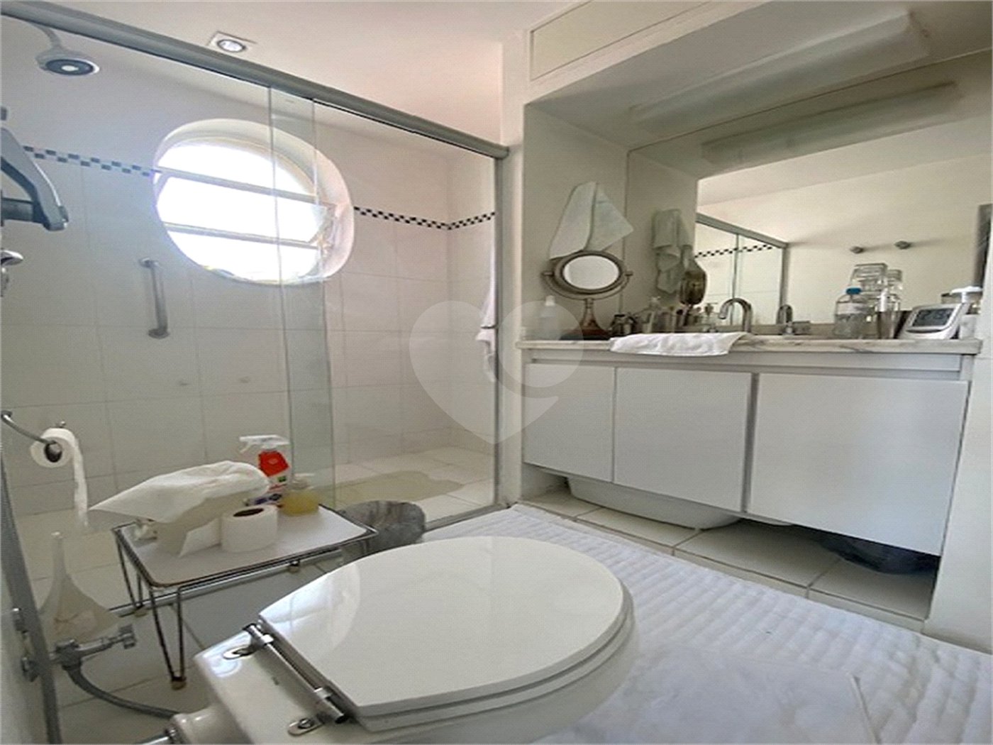 Apartamento à venda com 3 quartos, sendo 1 suíte, em Itaim Bibi, São Paulo, SP
