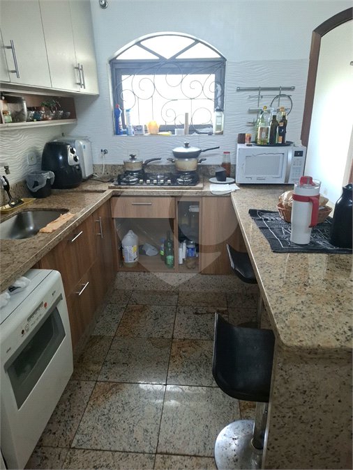 Casa à venda com 3 quartos, sendo 1 suíte,  em Vila Santa Helena, Mogi das Cruzes, SP