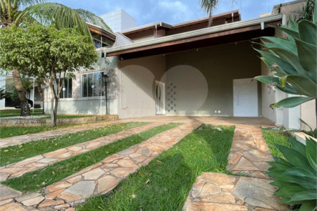 Casa à venda com 4 quartos, sendo 1 suíte, no condomínio Raizes, Paulínia - SP