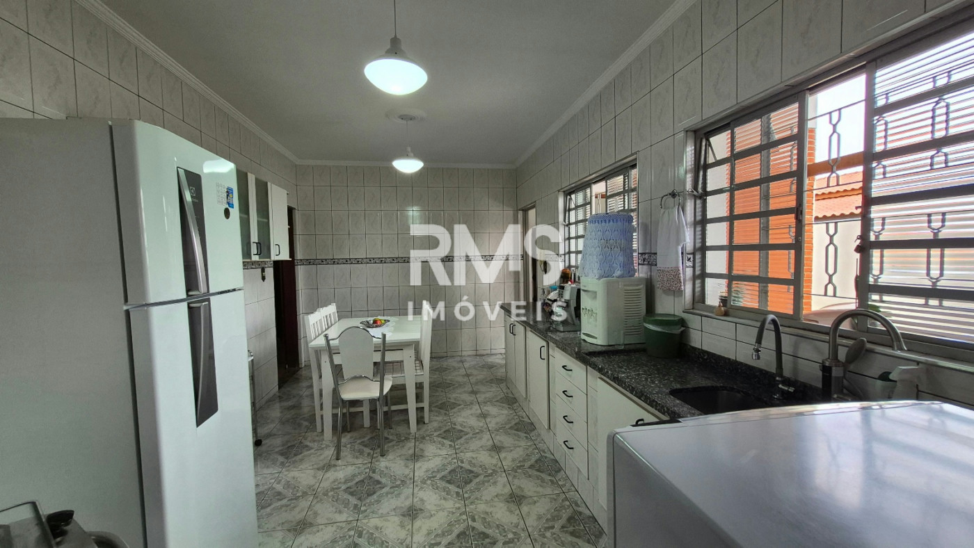 Casa à venda com 4 quartos, sendo 1 suíte,  em Villarejo Sopé da Serra (Vilarejo), Cabreúva, SP