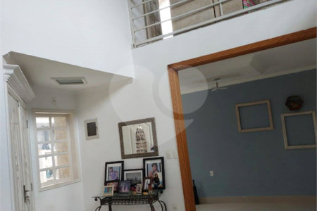 Sobrado à venda com 3 quartos, sendo 1 suíte, em Jardim Fonte Áurea, Poá, SP