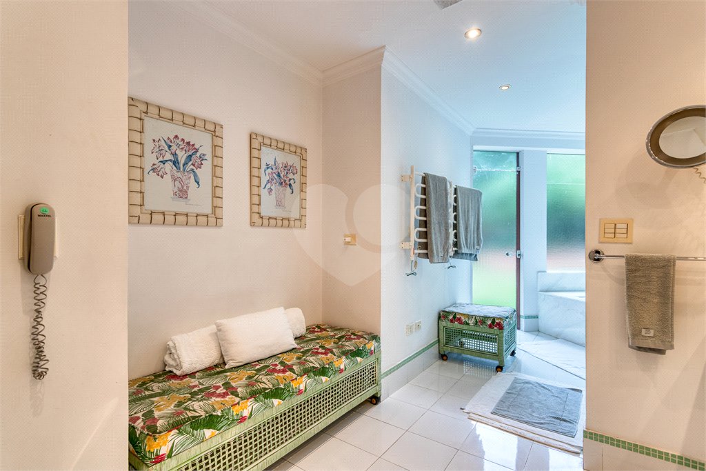 Casa à venda com 5 quartos, sendo 4 suítes, em Brooklin Velho, São Paulo, SP