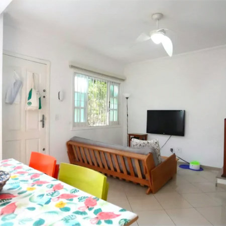 Encante-se com esta casa em condomínio na Vila Gomes!