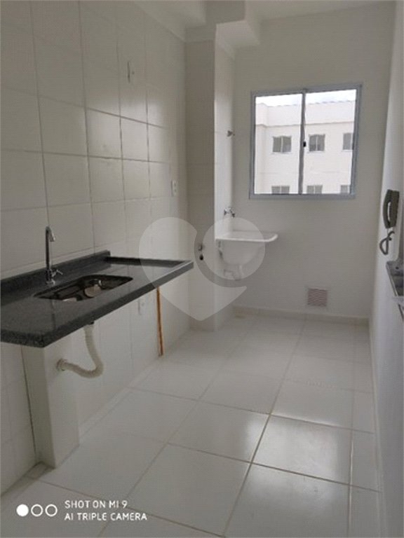 Apartamento no Condomínio Parque dos Manacás.