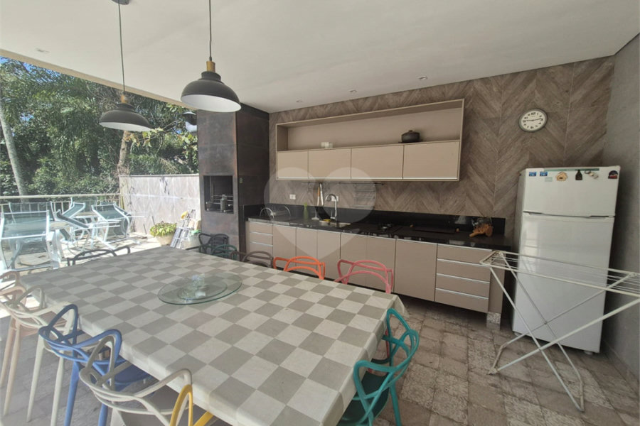 Casa à venda ou para alugar com 3 suítes no condomínio Sausalito, Mairiporã - SP