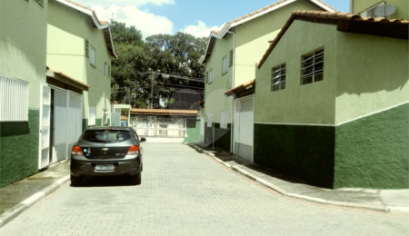 Casa à venda com 2 quartos, sendo 1 suíte,  no condomínio Jardim Débora, Poá - SP