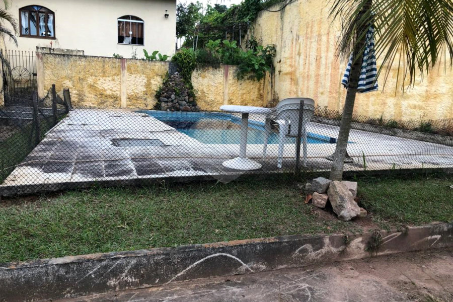 Casa Térrea à venda com 3 quartos, sendo 1 suíte,  em Olho D'água, Mairiporã, SP