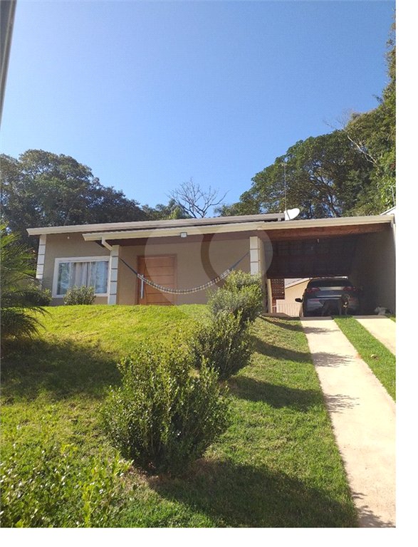 Casa à venda com 3 quartos, sendo 1 suíte, no condomínio Mirante da Mantiqueira, Mairiporã - SP