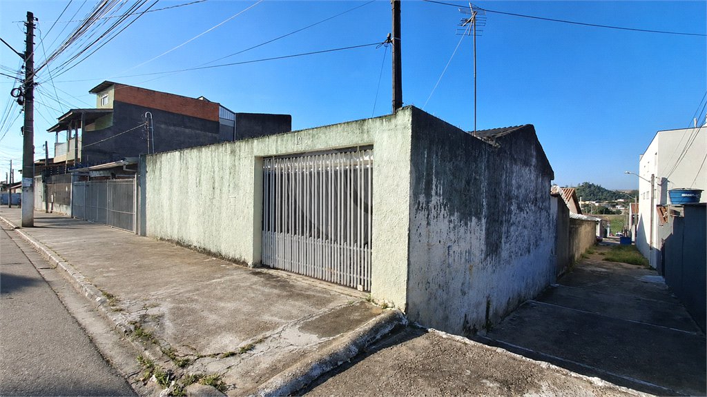 Casa à venda com 2 quartos, sendo 1 suíte,  em Jardim Archila, Votorantim, SP