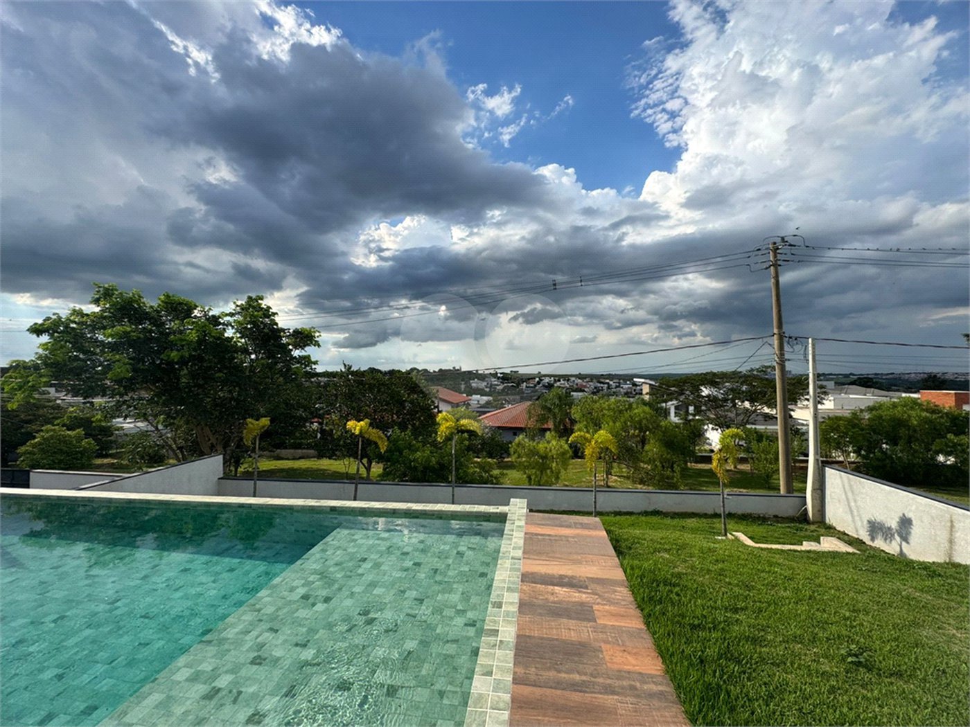 Casa à venda com 4 suítes no condomínio Fazenda Palmeiras Imperiais, Salto - SP
