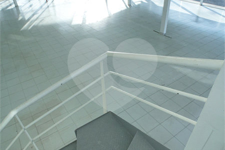 Lindo Salão Comercial para locação com 924m2 no Centro de Atibaia