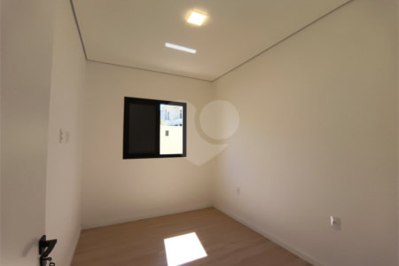 Casa à venda com 3 quartos, sendo 1 suíte, no condomínio Residencial Villagio Wanel, Sorocaba - SP