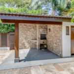 Casa à venda com 5 quartos, sendo 3 suítes, no condomínio Granja do Morumbi, São Paulo - SP