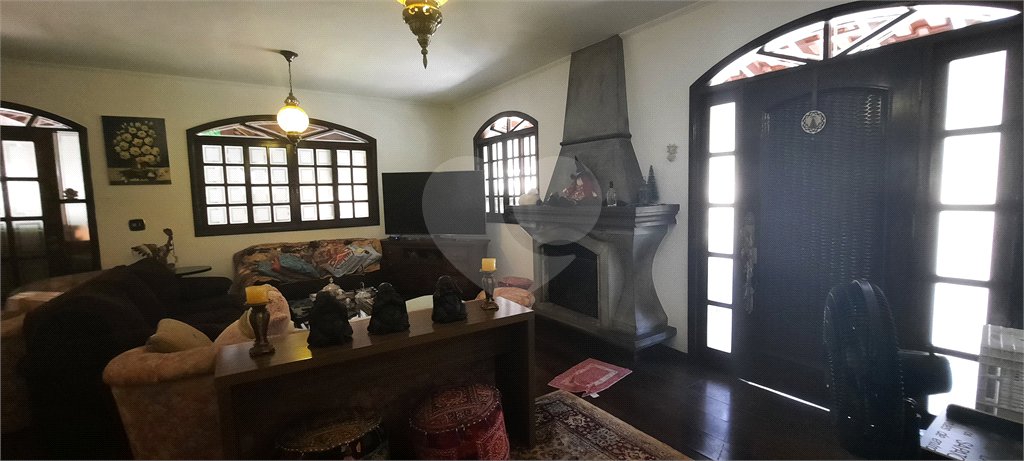 Casa à venda com 4 quartos, sendo 1 suíte, no condomínio Parque Imperial da Cantareira, Mairiporã - SP