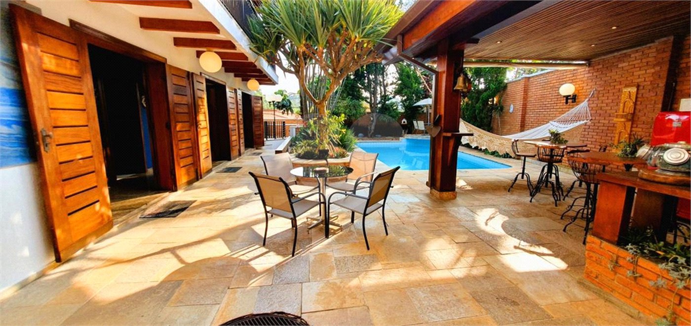 Casa à venda com 5 suítes em Jardim Leonor, São Paulo, SP