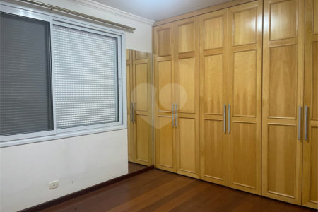 Casa de Vila à venda com 3 quartos, sendo 1 suíte, em Jardim Hípico, São Paulo, SP