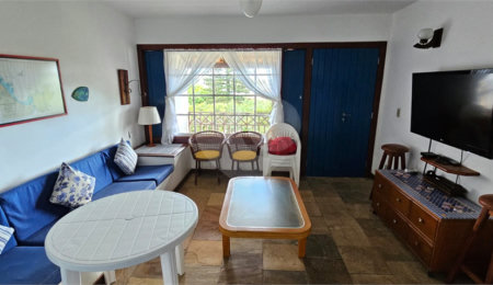 Casa em condomínio à venda ou para alugar com 3 quartos, sendo 2 suítes,  em Praia Rasa, Armação dos Búzios, RJ