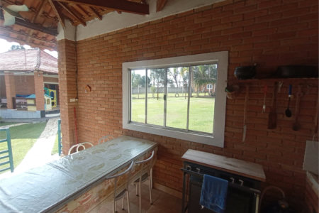 Chácara à venda com 6 quartos, sendo 1 suíte,  em Cercadinho, Alambari, SP