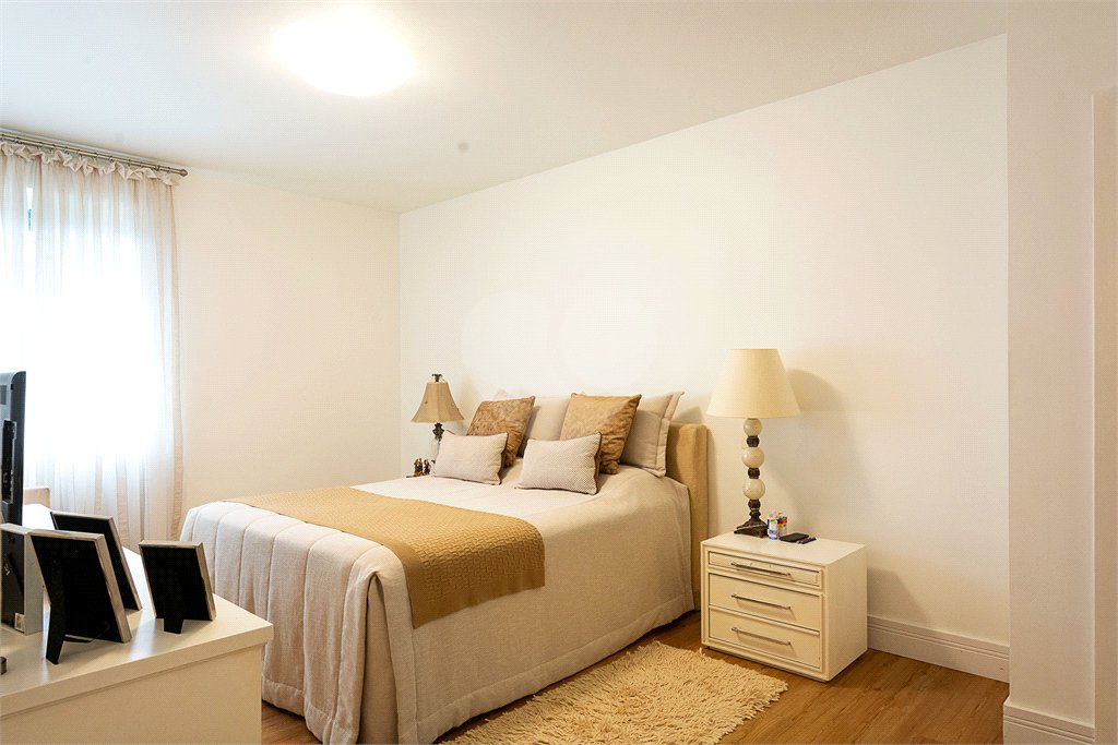 Apartamento à venda com 4 suítes em Jardim Marajoara, São Paulo, SP