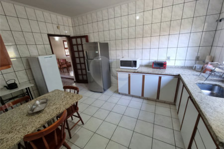 Casa à venda com 4 quartos, sendo 2 suítes, em Bosque, Vinhedo, SP
