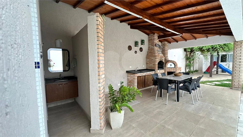 Casa à venda com 4 quartos, sendo 3 suítes, em Vila Galvão, Guarulhos, SP