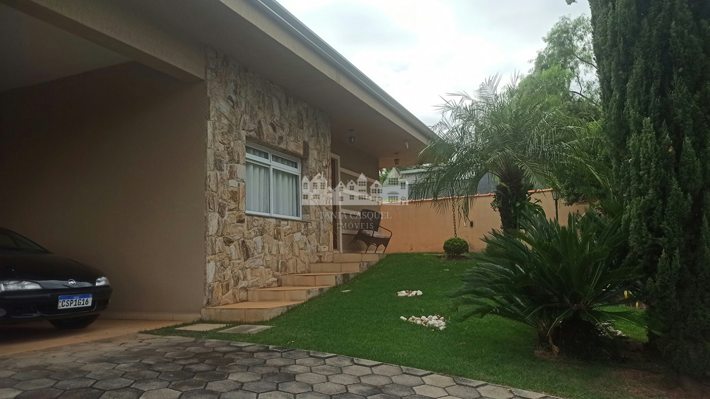 Casa à venda com 3 quartos, sendo 1 suíte, no condomínio Serra da Estrela, Atibaia - SP