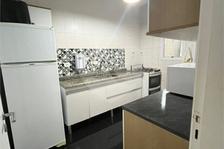 Casa à venda com 3 quartos, sendo 1 suíte, no condomínio New Village, Cotia - SP
