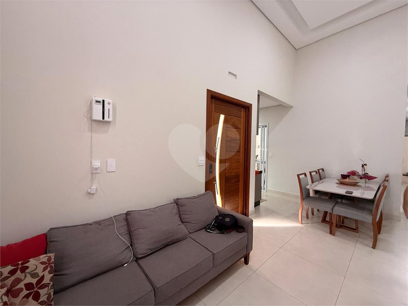 Casa à venda com 3 quartos, sendo 1 suíte, no condomínio Vila Rica, Indaiatuba - SP