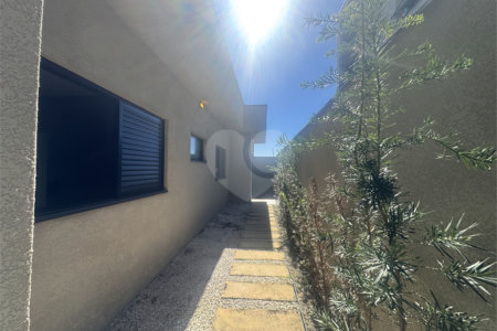 Casa à venda com 3 quartos, sendo 1 suíte, no condomínio Residencial Villagio Wanel, Sorocaba - SP