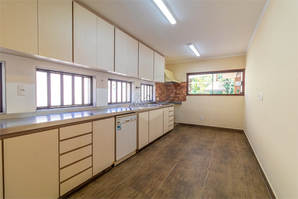 Casa à venda com 4 quartos, sendo 3 suítes,  em Interlagos, São Paulo, SP