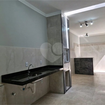 Casa à venda com 2 quartos, sendo 1 suíte, no condomínio Residencial Jardim, Sorocaba - SP