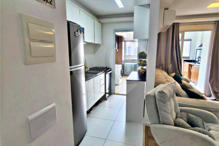 Apartamento à venda com 3 quartos, sendo 1 suíte,  em Jardim Caravelas, São Paulo, SP
