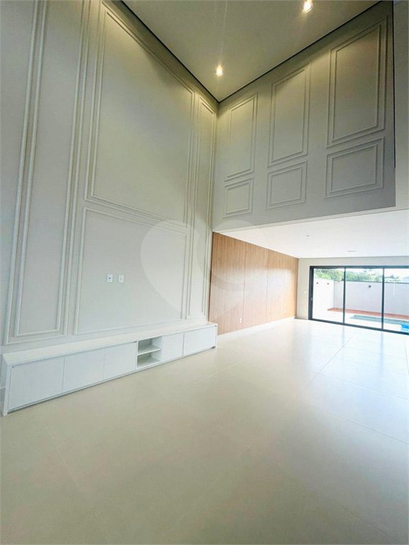 Casa à venda com 3 suítes no condomínio Villa do Sol, Valinhos - SP