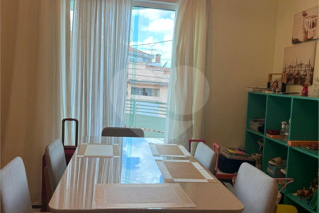 Sobrado à venda com 3 suítes em Vila Constança, São Paulo, SP