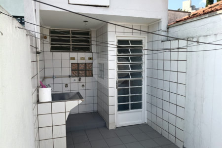 Sobrado à venda com 4 quartos, sendo 2 suítes, em Mirandópolis, São Paulo, SP