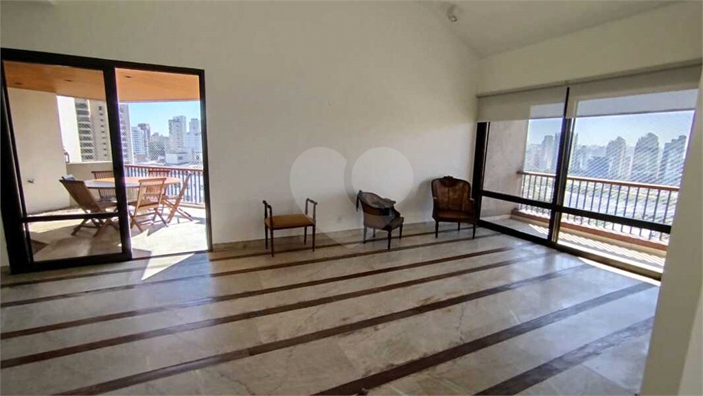 Duplex para alugar com 3 suítes em Real Parque, São Paulo, SP
