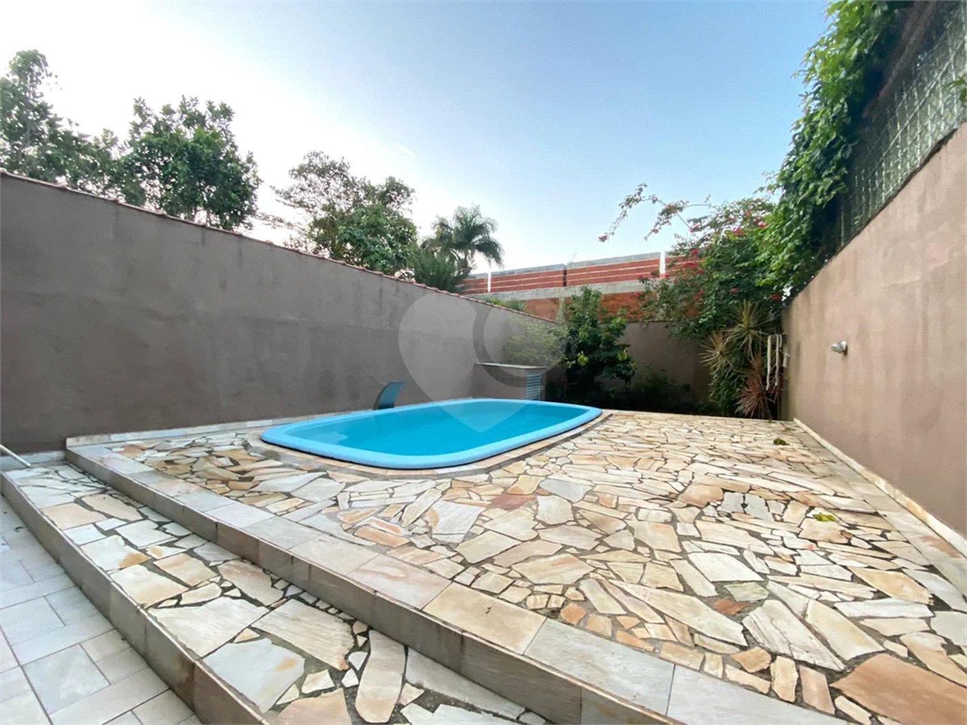 Casa à venda ou para alugar com 3 quartos, sendo 1 suíte,  em Morada da Praia, Bertioga, SP